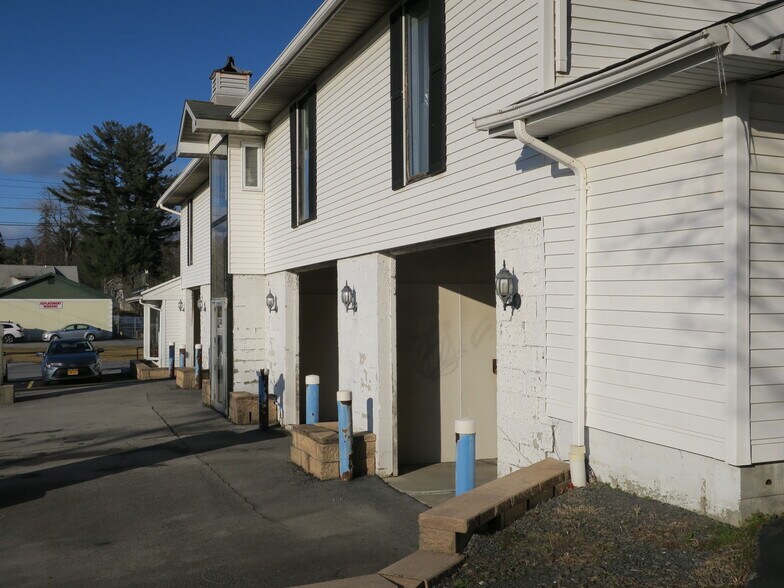 More Photos Of 529 Route 17M, Middletown Storefront Retail Residential For Sale