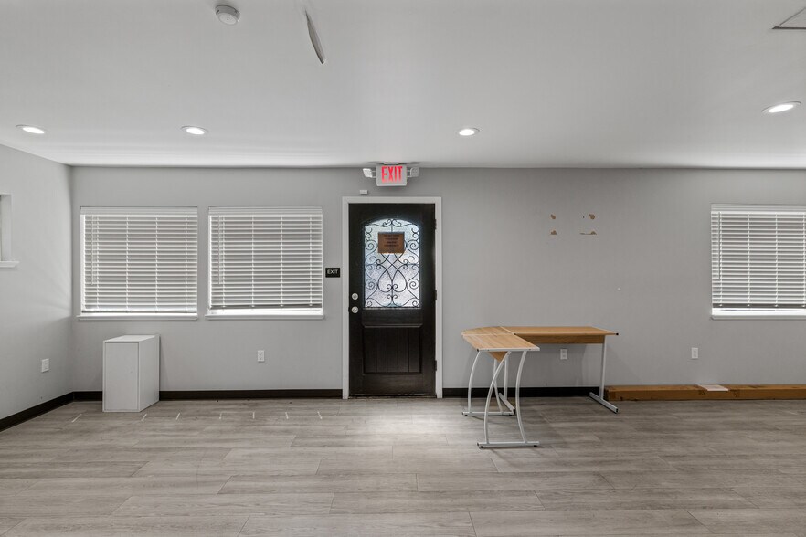 More Photos Of 1113 Castro Way, Sacramento Office For Sale