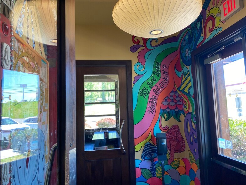 More Photos Of 5100 Lee Hwy, Bristol Restaurant For Sale