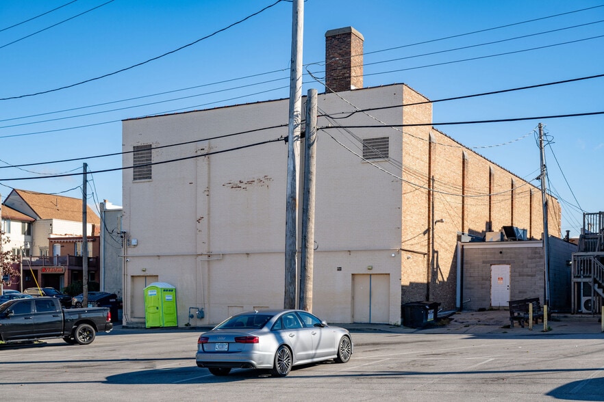 More Photos Of 230 Main St, Hobart Movie Radio TVStudio For Sale