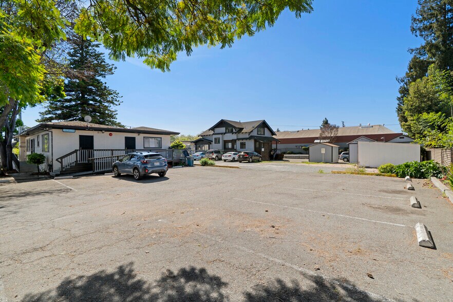 More Photos Of 22427 Montgomery St, Hayward Congregate Senior Housing For Sale