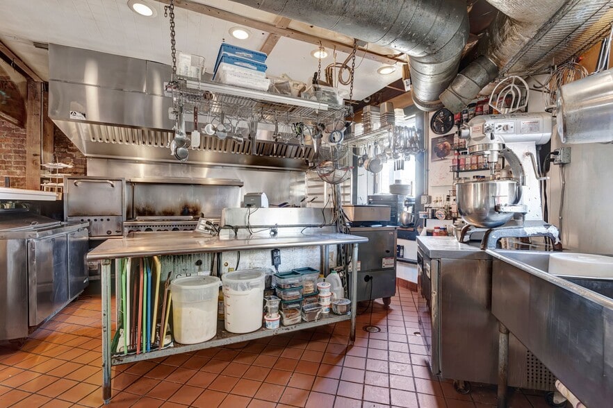 More Photos Of 1017 Woodland St, Nashville Freestanding For Sale