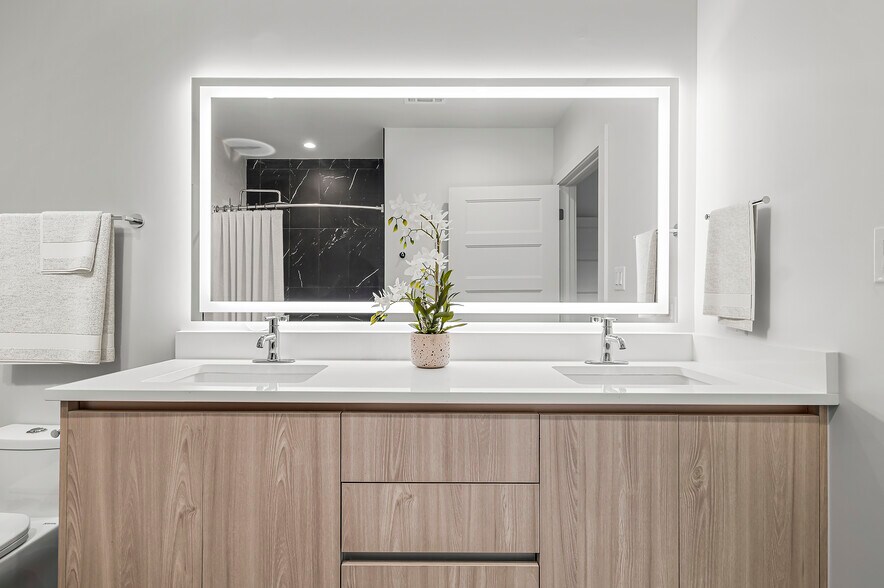 More Photos Of 5515 Humming Bird Ln, Austin Apartments For Sale