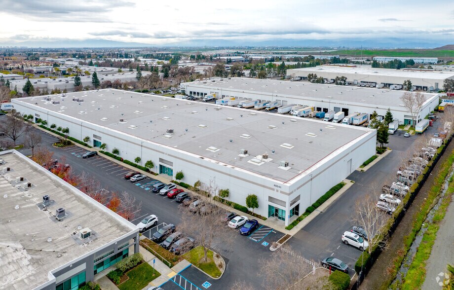 More Photos Of 48541 Warm Springs Blvd, Fremont Warehouse For Lease