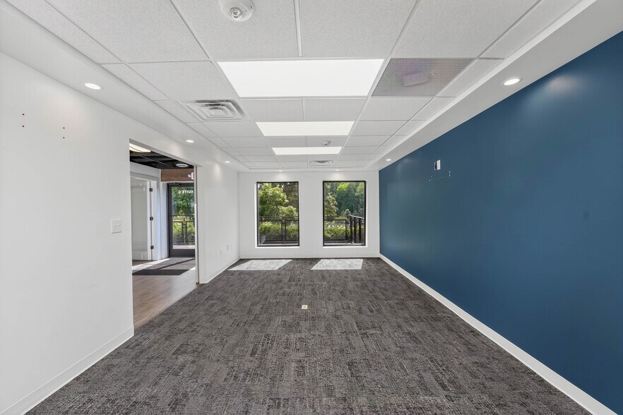 More Photos Of 2765 S Main St, Kennesaw Storefront For Lease