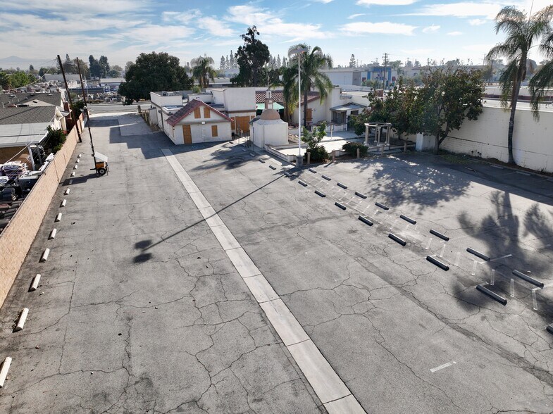 More Photos Of 13526 Central Ave, Chino Restaurant For Sale