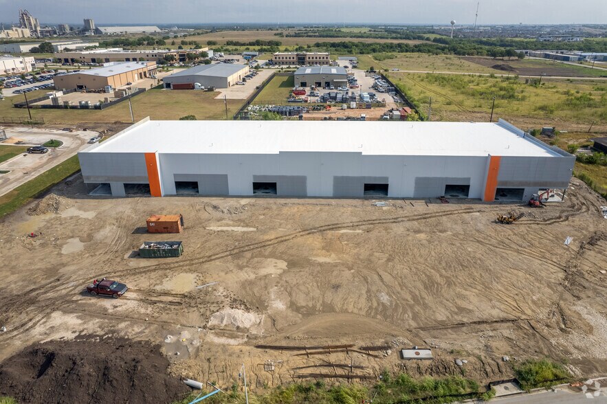 More Photos Of 250 Gateway, Kyle Warehouse For Sale