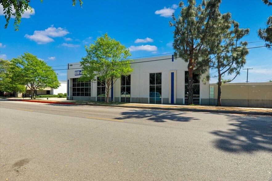 More Photos Of 920 W 10th St, Azusa Warehouse For Sale