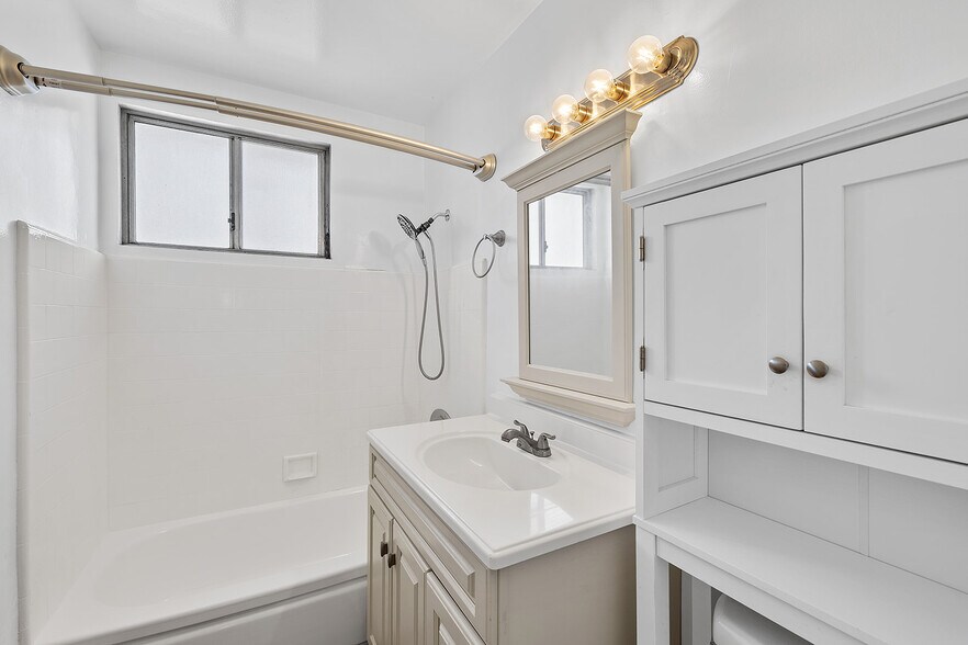 More Photos Of 1254 N Orange Dr, Los Angeles Apartments For Sale