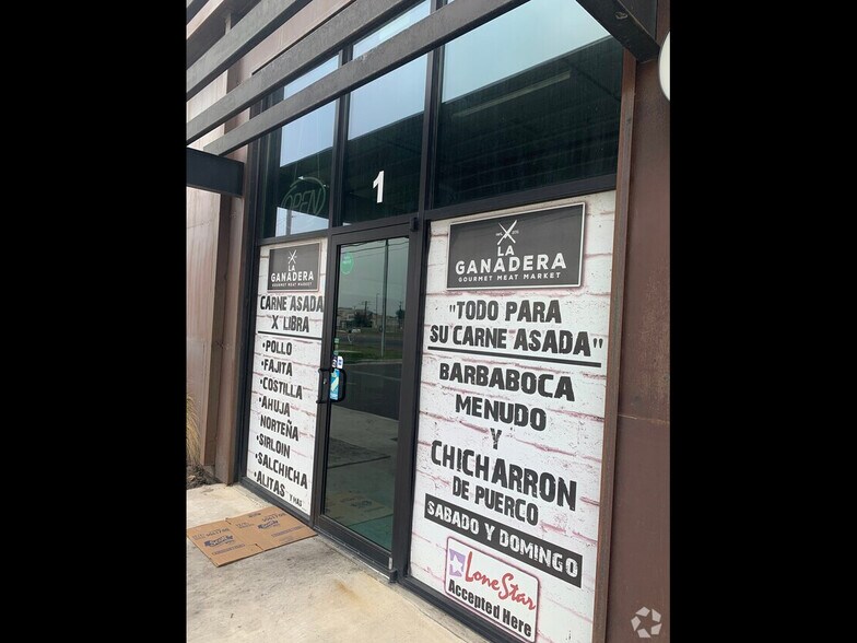 More Photos Of 4109 N Conway Ave, Palmhurst Storefront For Sale