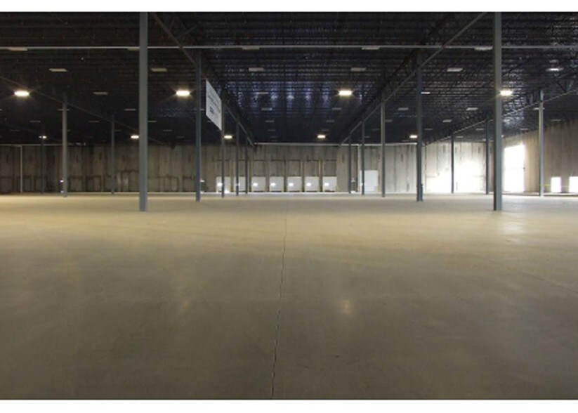 More Photos Of 30339 Diamond Pky, Glenwillow Distribution For Lease