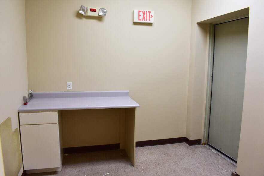 More Photos Of 3000 Milton Ave, Janesville Unknown For Lease