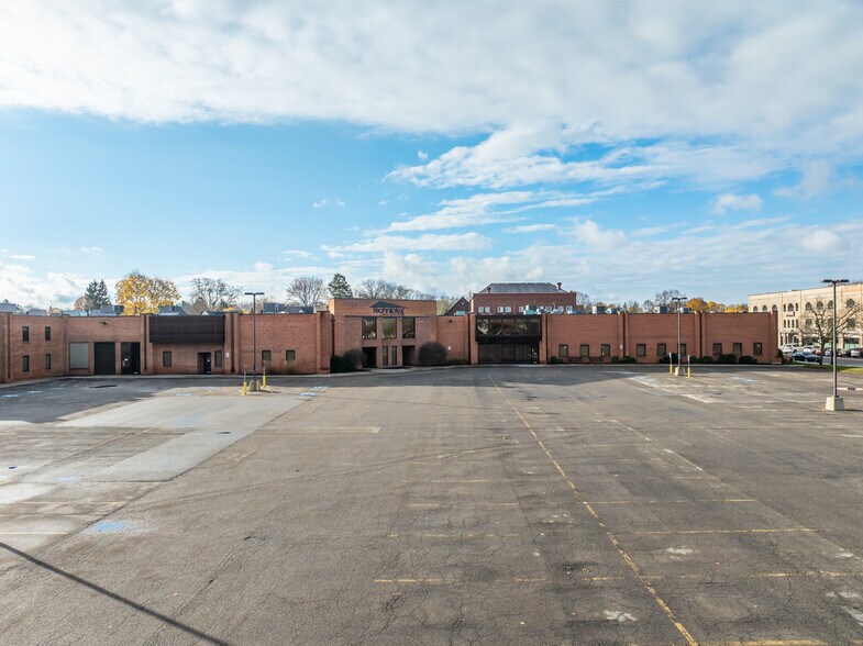 More Photos Of 300 Main St, East Rochester Medical For Lease