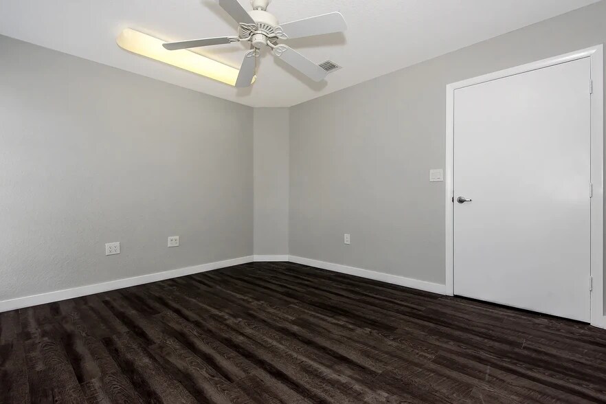 More Photos Of 7737 N University Dr, Tamarac Medical For Sale