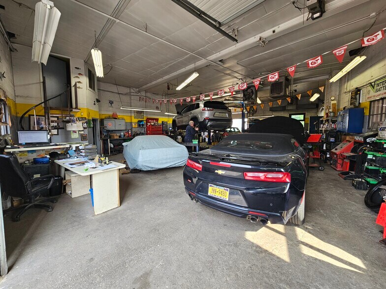 More Photos Of 831 Brooklyn Ave, Baldwin General Retail For Sale