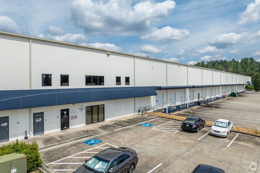 More Photos Of 7135 Southlake Pky, Morrow Warehouse For Lease
