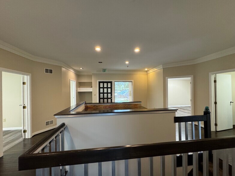 More Photos Of 5126-5130 Blazer Memorial Pky, Dublin Office For Lease