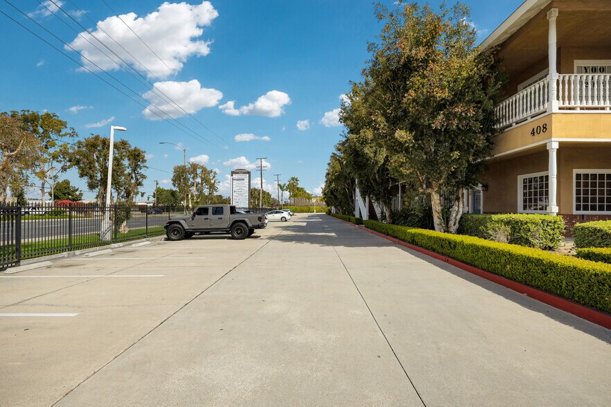 More Photos Of 408 S Beach Blvd, Anaheim Medical For Sale
