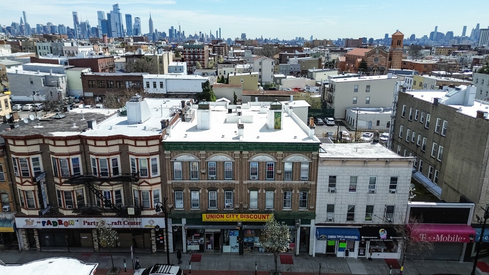 More Photos Of 814-816 Summit Ave, Union City Apartments For Sale