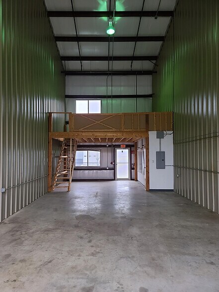 More Photos Of 5 Katie Marie Dr, Bourne Warehouse For Lease