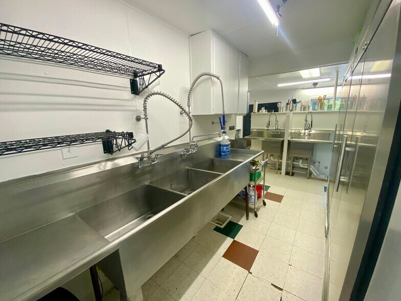 More Photos Of 730 Granite Ave, Shelby Specialty For Sale