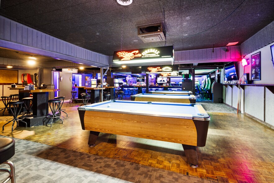 More Photos Of 1126 Smelter Ave NE, Black Eagle Bar For Sale
