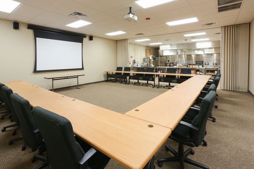 More Photos Of 405 N French Rd, Buffalo Unknown For Lease