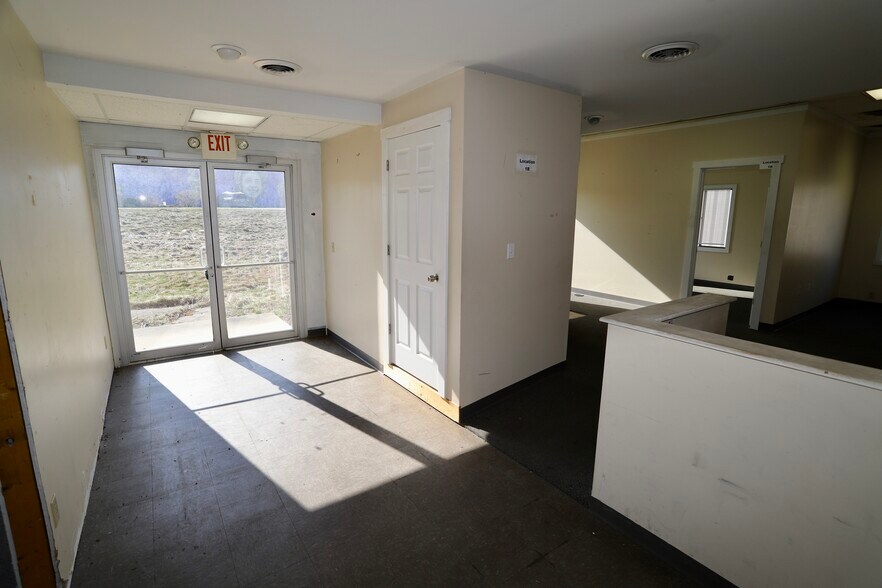 More Photos Of 127 Quality Ln, Rutland Industrial For Sale