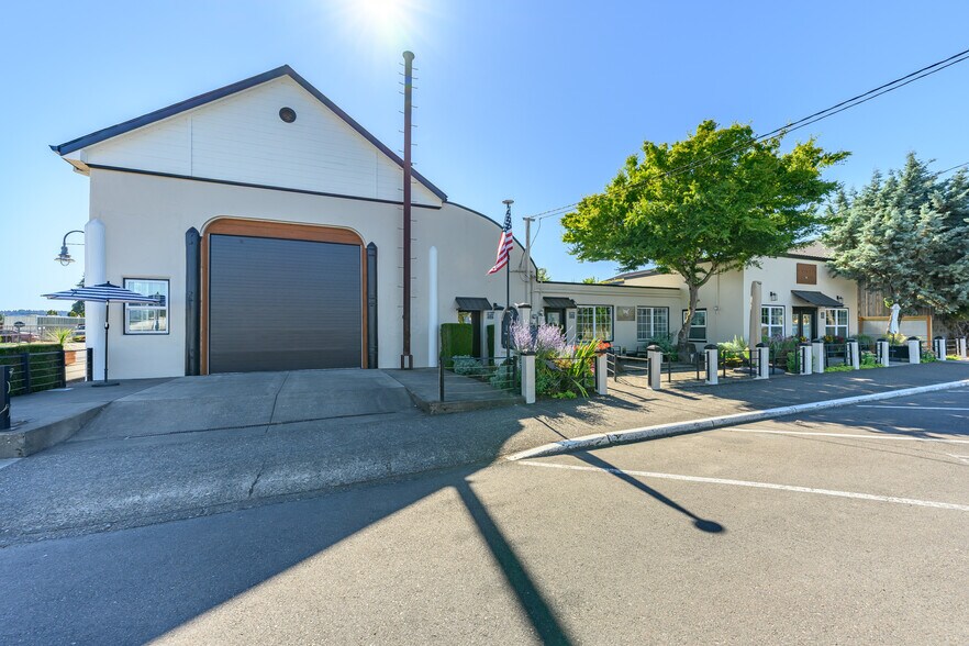 More Photos Of 258 N Kutch St, Carlton Storefront For Lease