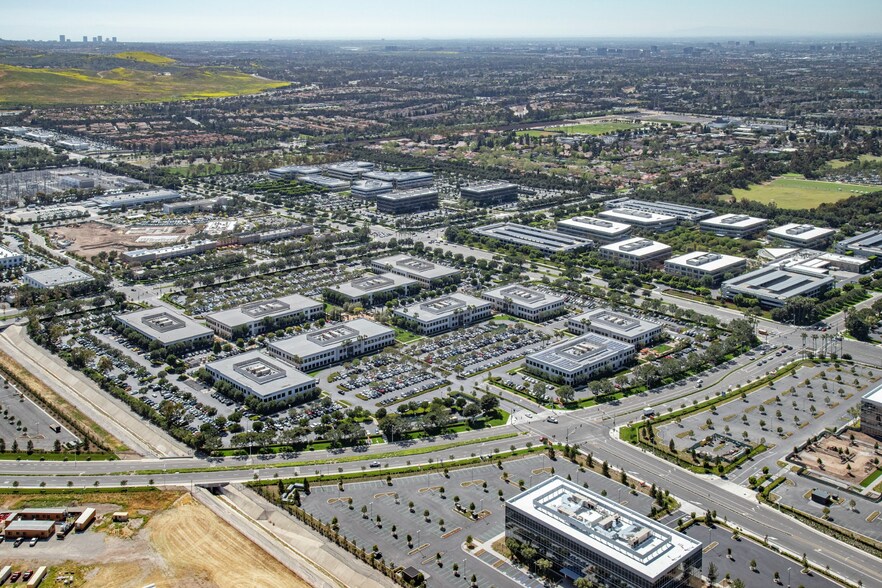 More Photos Of 15420 Laguna Canyon Rd, Irvine Office For Lease