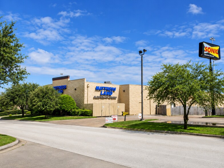 More Photos Of 6402 Gulf Fwy, La Marque Unknown For Lease