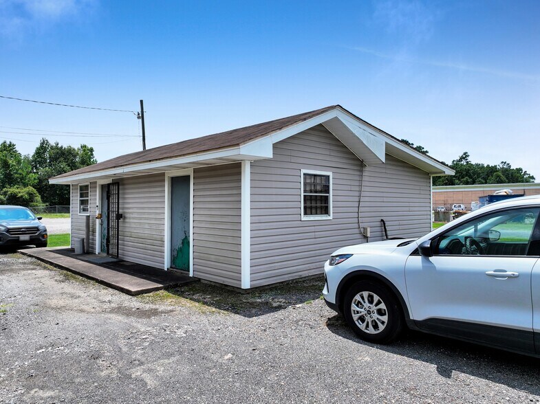 More Photos Of 4810 Evangeline Dr, Vidor Service For Sale