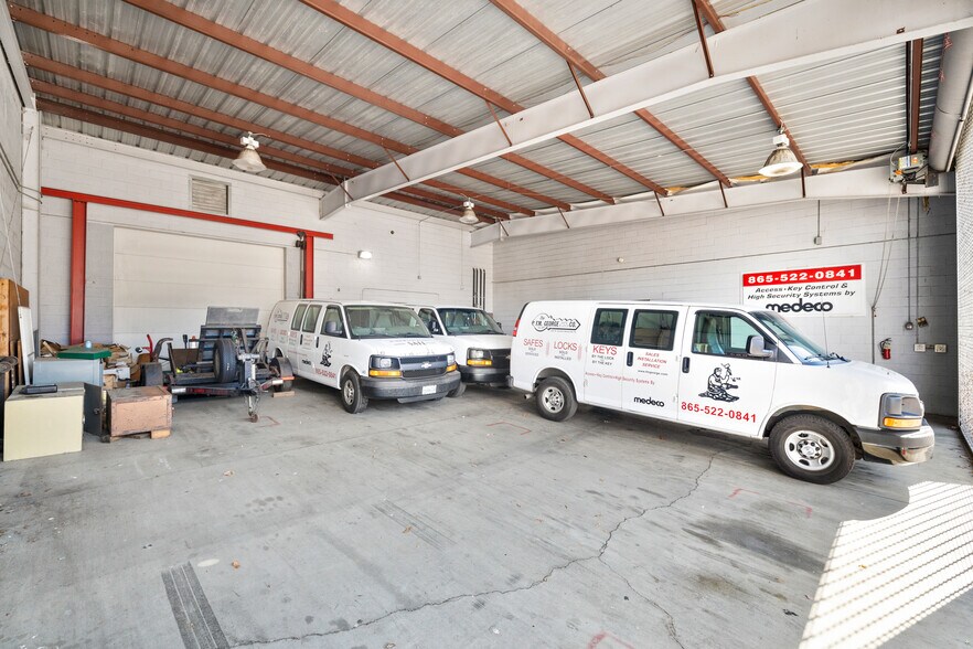 More Photos Of 622 N Central St, Knoxville General Retail For Sale