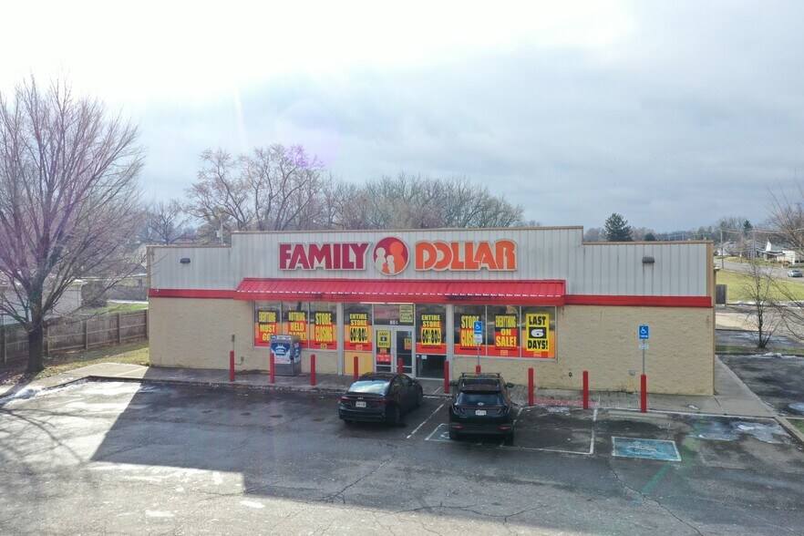 More Photos Of 801 Selma Rd, Springfield Freestanding For Sale