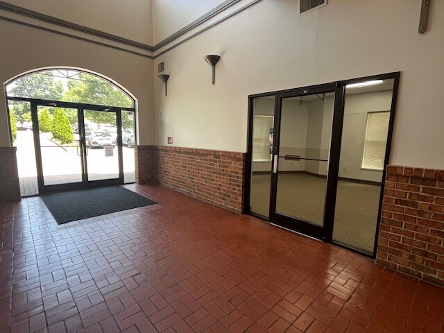More Photos Of 201 Government Ave SW, Hickory Office For Lease