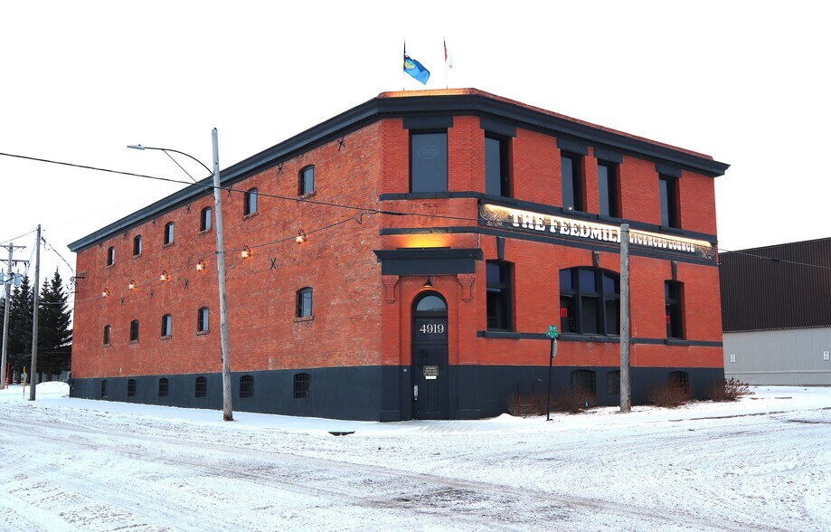 More Photos Of 4919 47 St, Camrose Flex For Sale