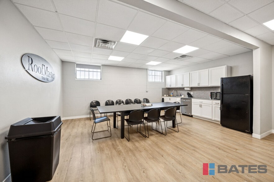 More Photos Of 8900 Ambassador Row, Dallas Distribution For Sale