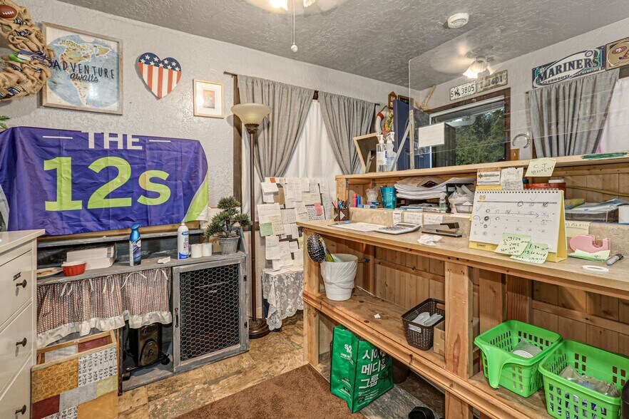 More Photos Of 44618 State Route 20, Concrete Hotel For Sale