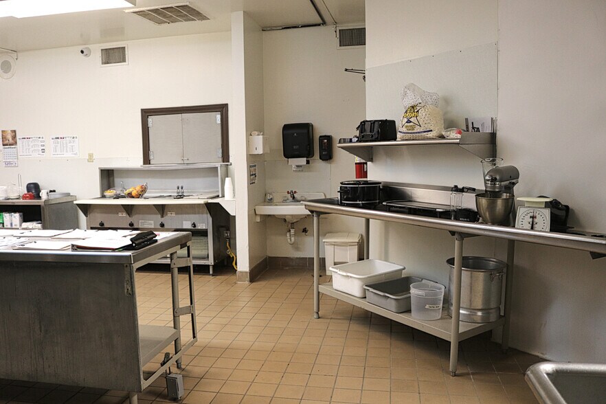 More Photos Of 202 W 3rd St, Hale Center Skilled Nursing Facility For Sale