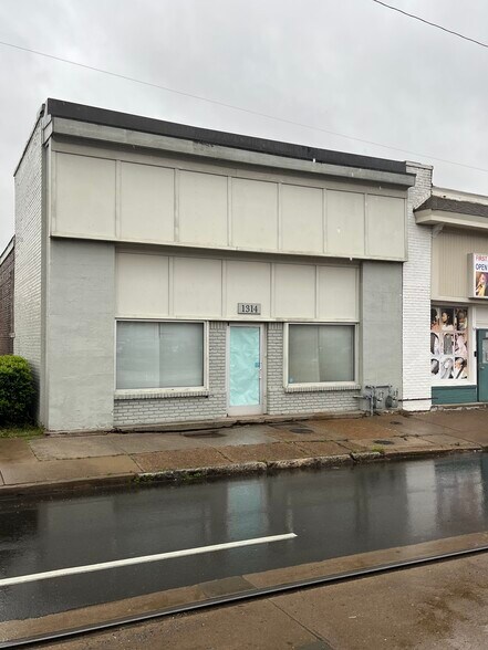 Primary Photo Of 1314 Madison Ave, Memphis Storefront For Sale