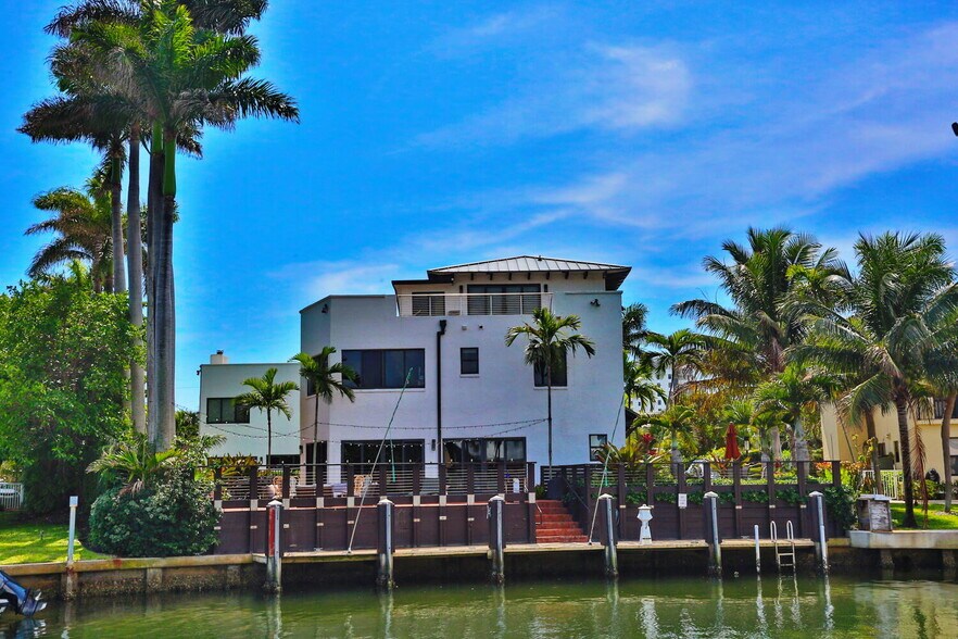 More Photos Of 1121 Bel Air Dr, Highland Beach Apartments For Sale