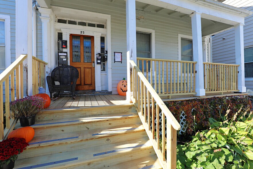 More Photos Of 25 Adams St, Kingston Apartments For Sale