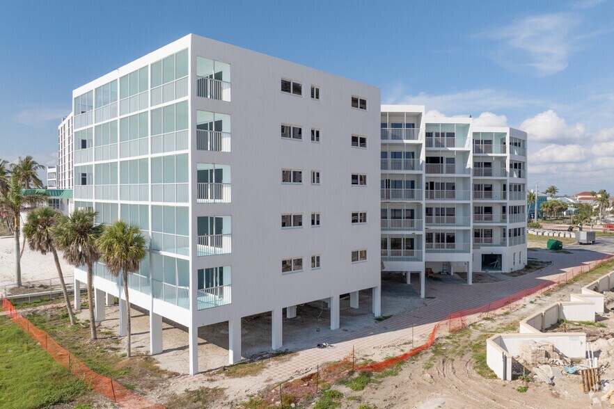 More Photos Of 6530 Estero Blvd, Fort Myers Hotel For Sale