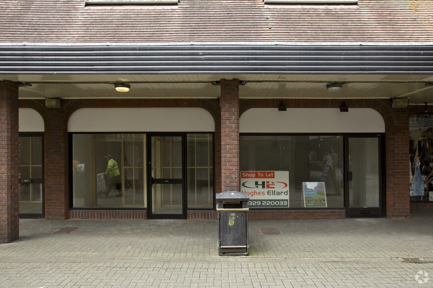 More Photos Of 15-19 Saxon Sq, Christchurch Storefront For Lease