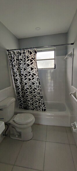 More Photos Of 7221 Venetian St, Miramar Apartments For Sale