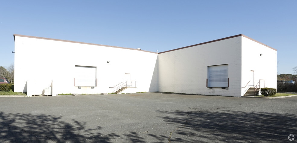 More Photos Of 1776 Bloomsbury Ave, Ocean Warehouse For Sale