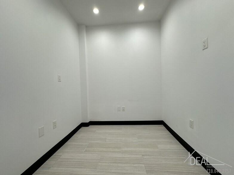 More Photos Of 332A 9th St, Brooklyn Office Residential For Lease