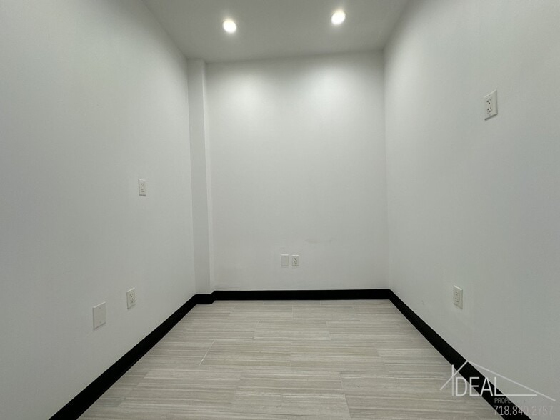 More Photos Of 332A 9th St, Brooklyn Office Residential For Lease