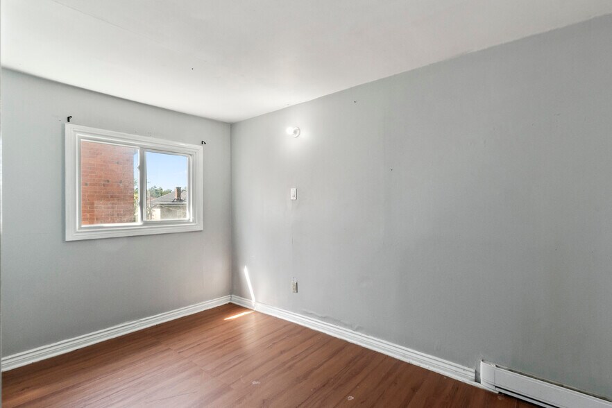 More Photos Of 541 Aylmer St N, Peterborough Apartments For Sale