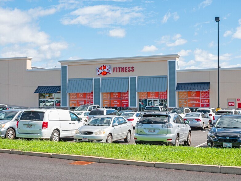 More Photos Of 262 Swansea Mall Dr, Swansea Storefront Retail Office For Sale